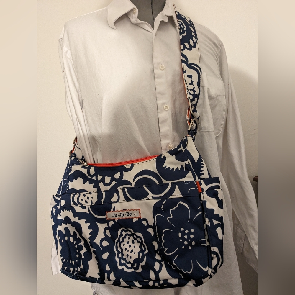 New w/o tags Ju-Ju-Be pretty🌼crossbody purse or diaper bag with many pockets